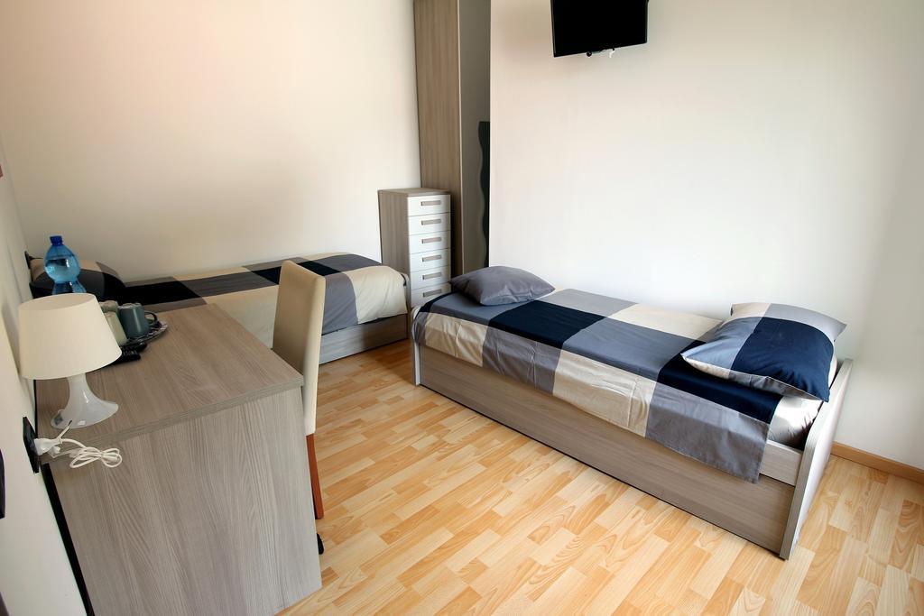 Chalet Del Tiglio Hotel Como Room photo